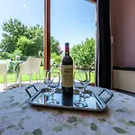 Vakantiehuis In Near Sea And *