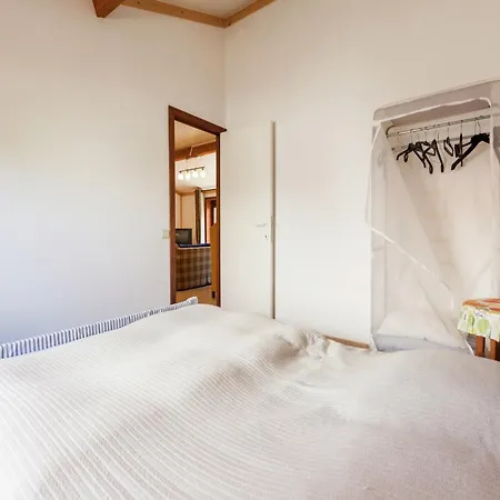 In Near Sea And Prázdninový dům *